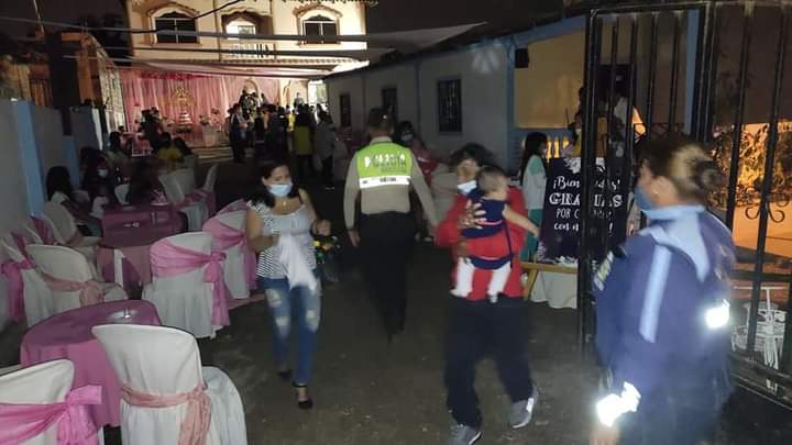 Denuncian quinceañera en Playas