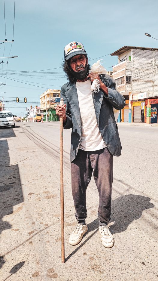 Don Jacinto es perseverante a pesar de la situación.