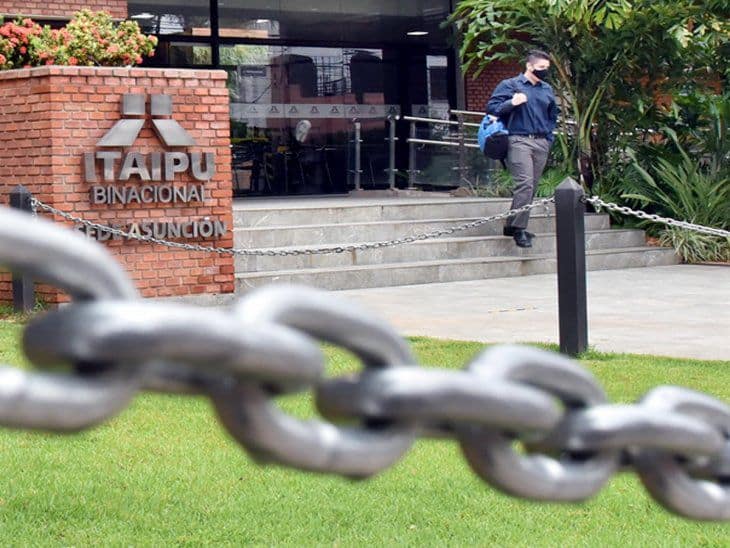 Paraguay: Contraloría recomienda cambios en ley para auditar las binacionales