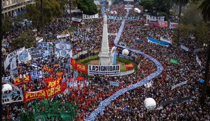 “Hoy más que nunca, nunca más”: Masiva marcha por la memoria y la justicia y contra el negacionismo