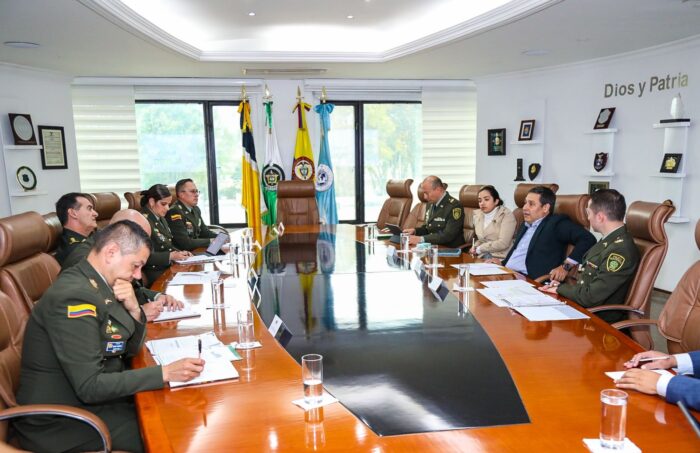 Colombia | Alianza Estratégica entre el Ministerio TIC y la Policía Nacional: Un escudo contra el cibercrimen en Colombia .