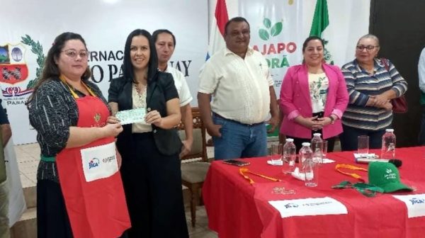 Emprendedores y productores de Alto Paraguay, recibieron capacitación y préstamos del CAH
