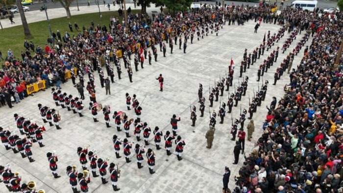 El Ejército Argentino celebró, ante una multitud, el primer relevo de guardia de sus regimientos históricos