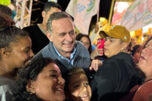 Álvaro Delgado “sueña” con ser presidente y que Lacalle le ponga la banda