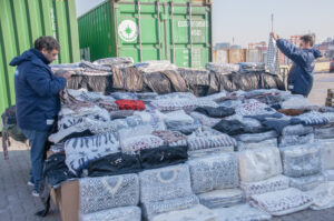 Aduana entregó más de 15 toneladas de indumentaria para su donación