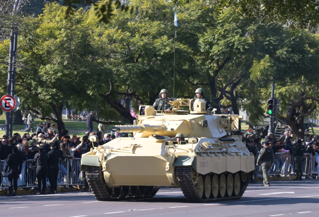 Uno por uno, los vehículos del Ejército Argentino que se lucieron en el desfile militar del 9 de Julio