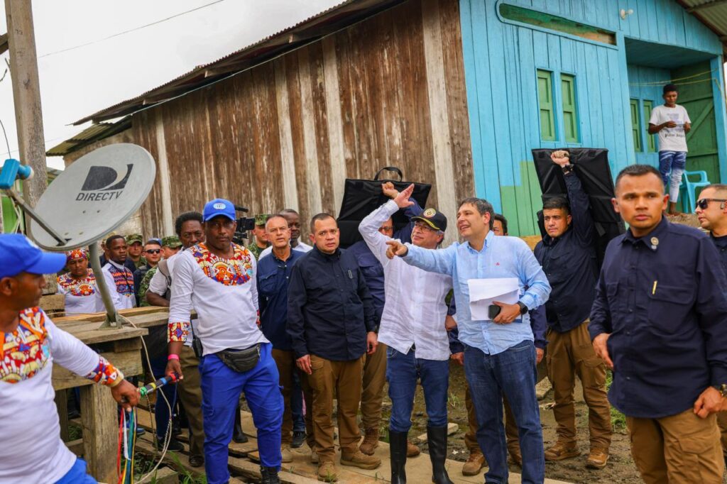 Colombia | Petro y Lizcano Avanzan en la Conectividad de Chocó: Inauguran Junta de Internet en Domingodó y Firman Acuerdo para Conectar 62,000 Hogares