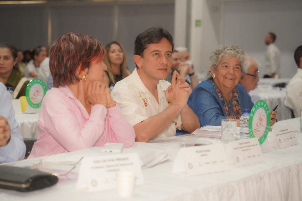 Colombia | Ministerio de Comercio Impulsa a 460 Actores de Paz como Proveedores en el Sector Turismo
