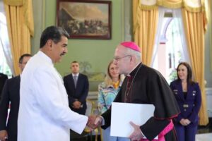 Presidente Maduro recibe credenciales del Nuncio Monseñor Alberto Ortega