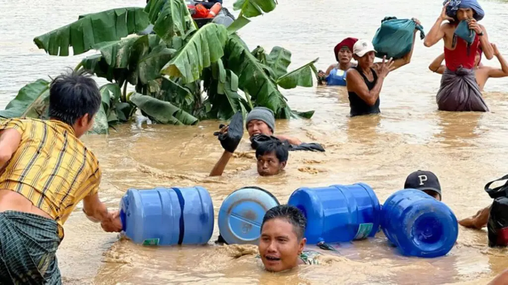 Casi 300 muertos y hasta 89 desaparecidos tras inundaciones en Myanmar