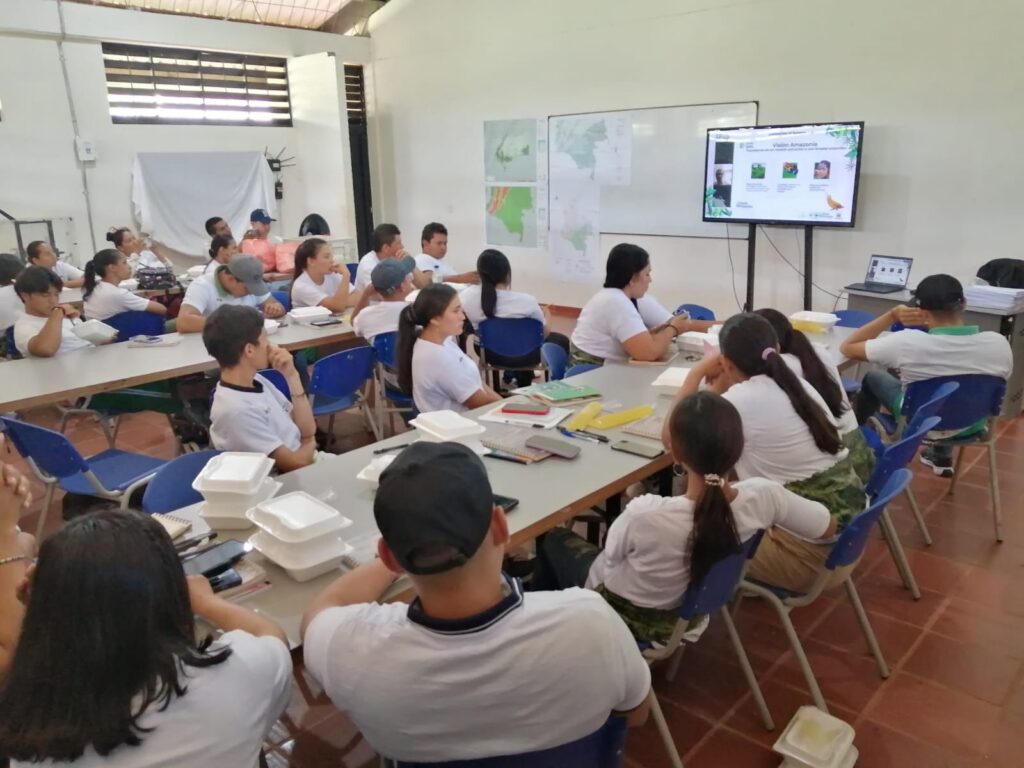 Colombia | Ministerio de Ambiente capacita a 1.000 jóvenes amazónicos en lucha contra la deforestación