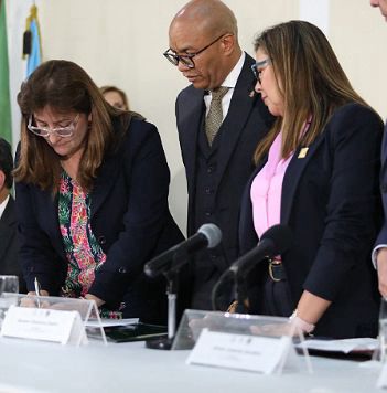 Colombia | La Corte Suprema, la Fiscalía y el Ministerio de Justicia presentan un ambicioso proyecto de reforma para revitalizar la justicia penal en Colombia